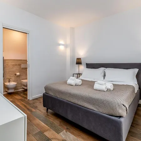 Santo Stefano Raro Rooms Collection Brindisi Exterior foto